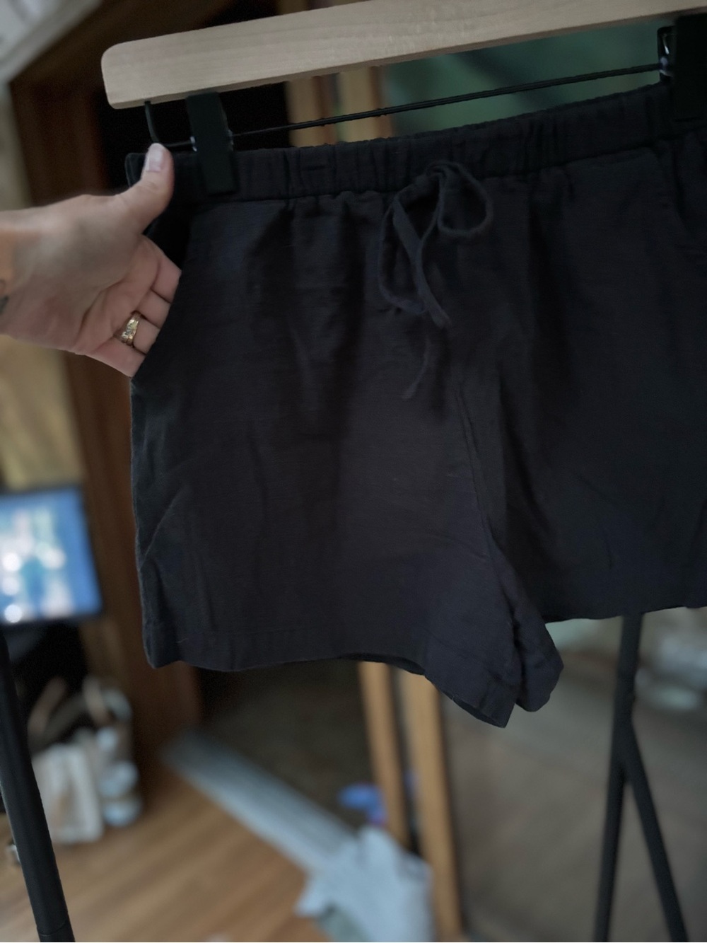 SHEIN Black High Waist Elastic Shorts - Picture 3 of 7